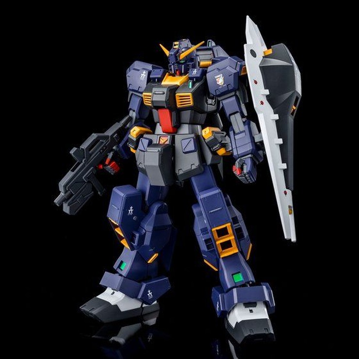 「MG 1/100 ガンダムTR-1［ヘイズル改］（実戦配備カラー）」4,860円（税込）(C)創通・サンライズ