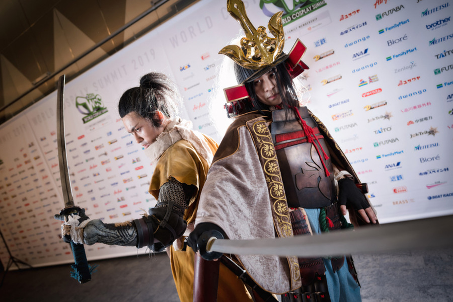 【コスプレ】中国代表のSEKIROパフォーマンスが圧巻！「コスサミ東京」企業ブース＆公式レイヤーまとめ【写真53枚】