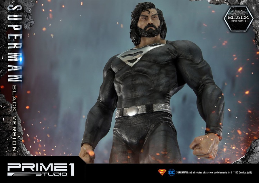 「ミュージアムマスターライン スーパーマン（コミック） スーパーマン　ブラックVer 」110,900円（税別）SUPERMAN and all related characters and elements （C） & TM DC Comics. （s19）