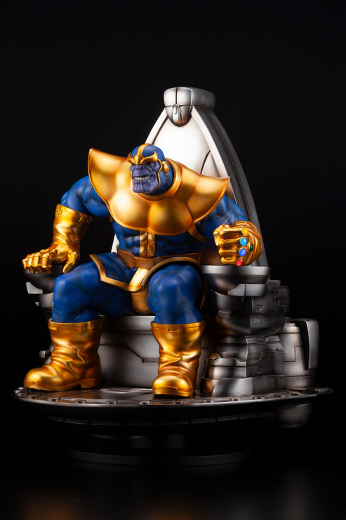 「サノス オン スペーススローン ファインアートスタチュー」48,000円（税抜）（C）2019 MARVEL