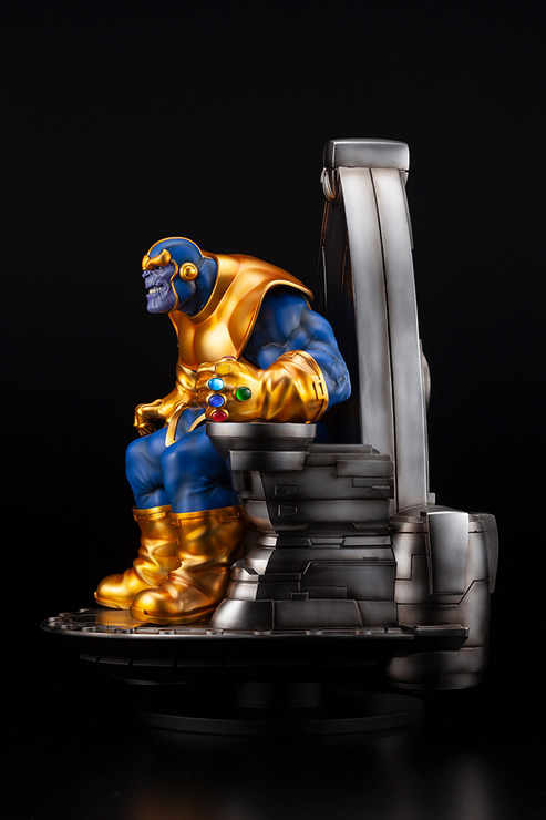 「サノス オン スペーススローン ファインアートスタチュー」48,000円（税抜）（C）2019 MARVEL