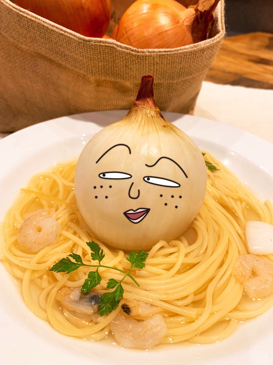 「ちびまる子ちゃん　×　TOWER RECORDS CAFE」永沢君の玉ねぎスープパスタ：1,500円（C）さくらプロダクション/日本アニメーション