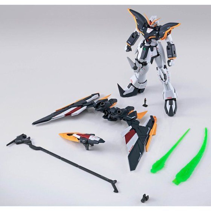 「MG 1/100 ガンダムデスサイズ EW（ルーセット装備）」4,950円（税込）（C）創通・サンライズ