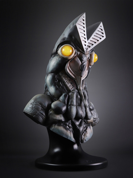 「ULTRAMAN ARCHIVES CLASSIC ARTS SUIT SIZE BUST バルタン星人」220,000円(税抜)（C）TSUBURAYA PRODUCTIONS