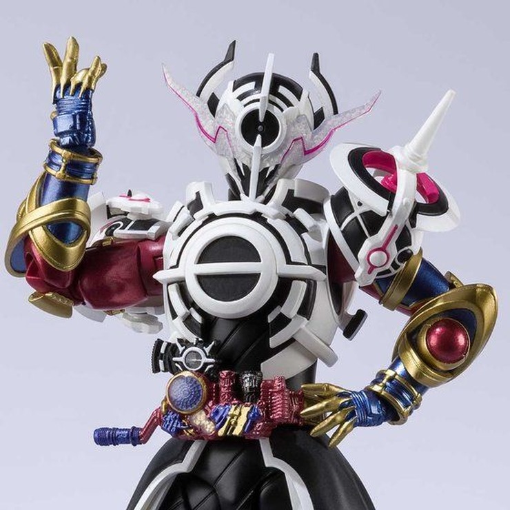 「S.H.Figuarts 仮面ライダーエボル ブラックホールフォーム（フェーズ４）」7,700円（税込）(C)2017 石森プロ・テレビ朝日・ADK EM・東映