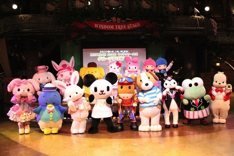 抽選の様子　（C)'14  SANRIO CO.,LTD.   （C)2011 tv asahi・SANRIO （C)'08,'14 SANRIO/SEGATOYS   S・S/W・TX・JLPC