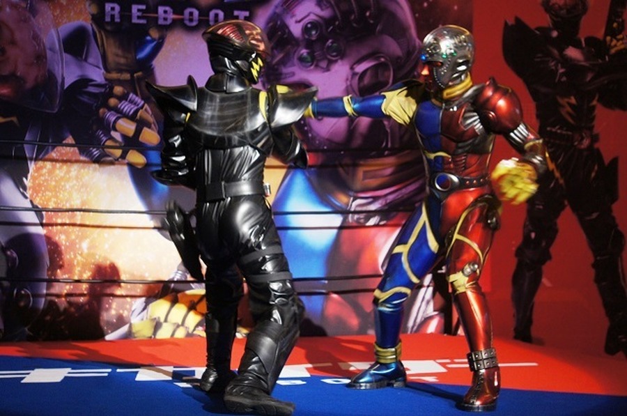 キカイダーとハカイダーも登場「キカイダー　ＲＥＢＯＯＴ」完成披露会見が戦いの場に