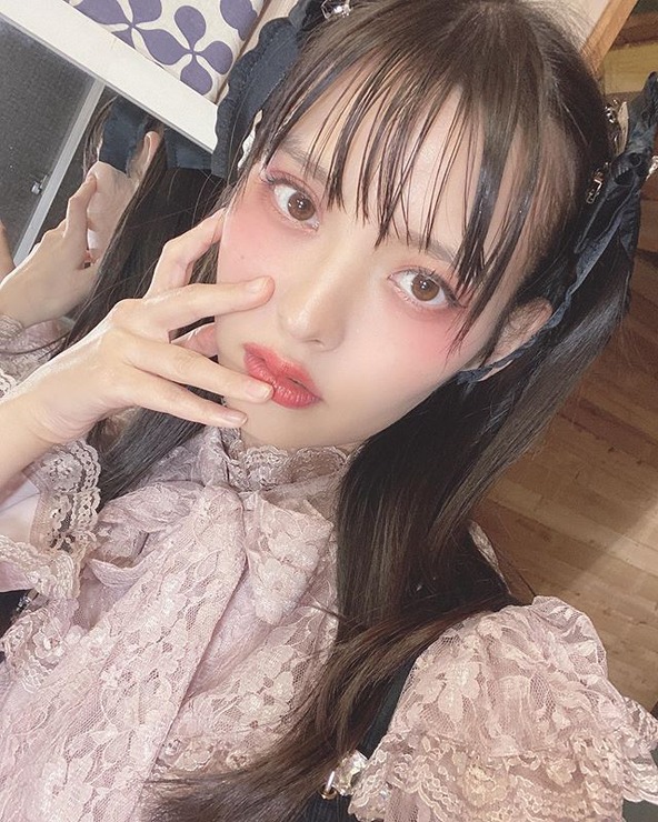 声優・上坂すみれが“地雷メイク”で変身！ うるうるの瞳にファン「吸血鬼のご令嬢みを感じます」