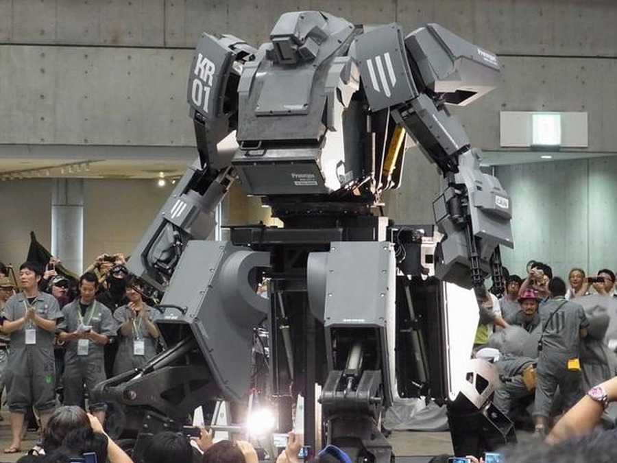 【ワンフェス2012夏】搭乗可能な巨大ロボット「クラタス」、幕張メッセに立つ！