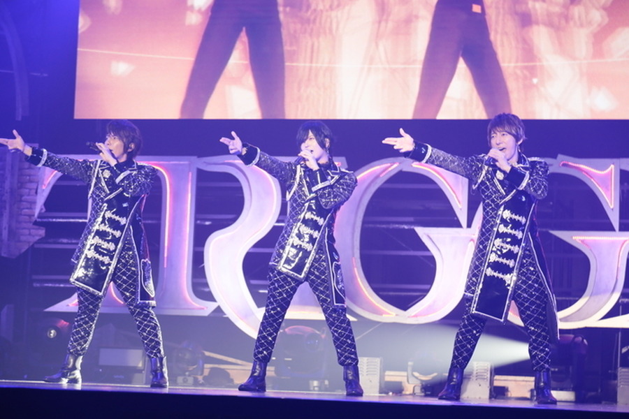 「TRIGGER LIVE CROSS“VALIANT”」オフィシャル写真（C）BNOI/アイナナ製作委員会（C）アイドリッシュセブン（C）アイドリッシュセブン CD:Arina Tanemura