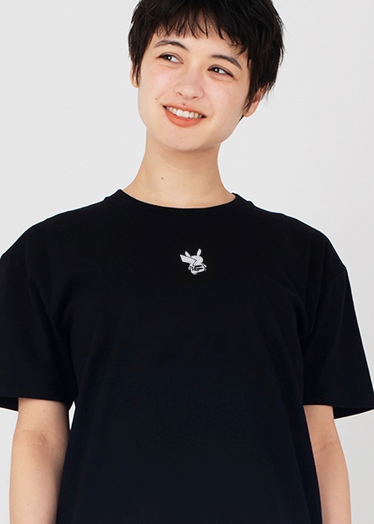 Tシャツ「ピカチュウ（キョダイマックスのすがた）」3,500円（税込）（サイズ：SS/S/M/L/XL）（C）Pokemon. （C）Nintendo/Creatures Inc./GAME FREAK inc.ポケットモンスター・ポケモン・Pokémonは任天堂・クリーチャーズ・ゲームフリークの登録商標です。