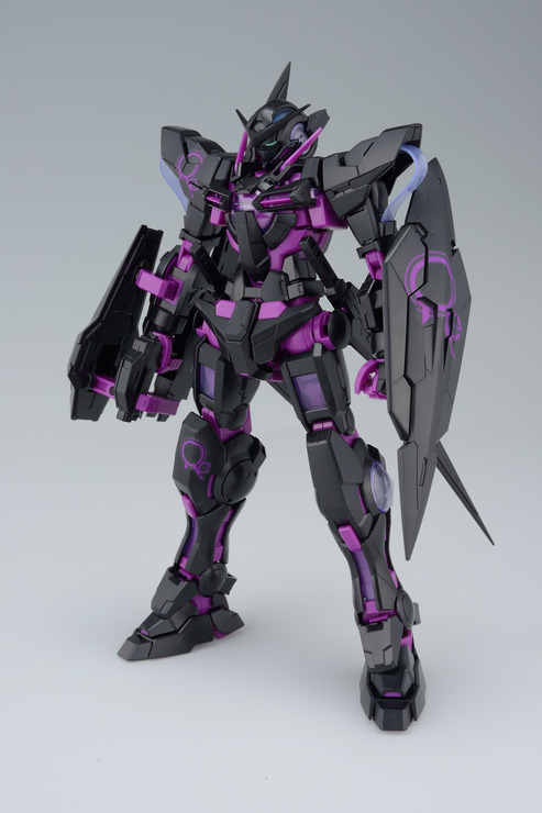 イベント限定MG 1/100 ガンダムエクシア[リサーキュレーションカラー/ネオンパープル]（C）創通・サンライズ