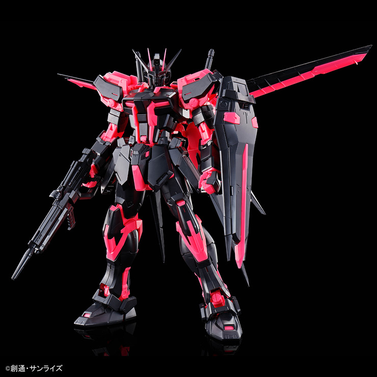 イベント限定MG 1/100 エールストライクガンダム Ver.RM[リサーキュレーションカラー/ネオンピンク]（C）創通・サンライズ