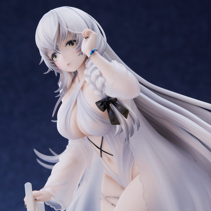 「『アズールレーン』ハーマイオニー ピュアホワイトホリデーVer.」22,000円（税込）（C）2017 Manjuu Co.,Ltd. & Yongshi Co.,Ltd. All Rights Reserved.（C）2017 Yostar, Inc. All Rights Reserved.