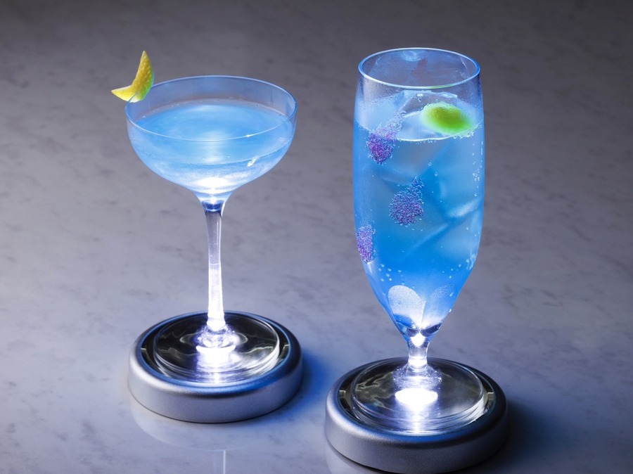 Moonlight Sparkle ※アルコール　¥1,900 (サービス料込)、Blue Tears ※ノンアルコール　¥1,600 (サービス料込)