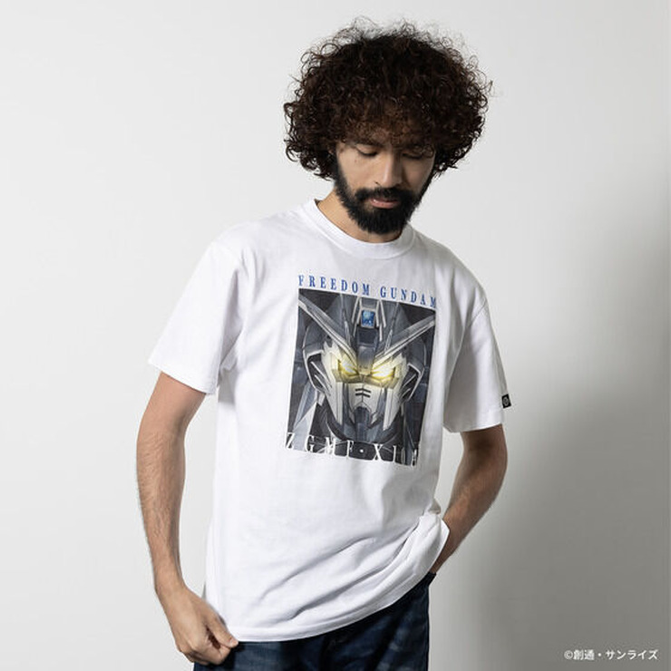 「STRICT-G『機動戦士ガンダムSEED』半袖Tシャツ フリーダムガンダムフェイズシフトダウン」4,730円（税込）（C）創通・サンライズ