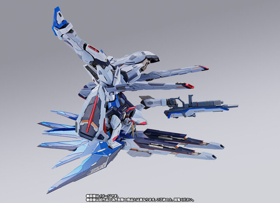 『ガンダムSEED』フリーダムガンダムが装い新たに「METAL BUILD」で商品化！“雪”がテーマの美しい新カラーに