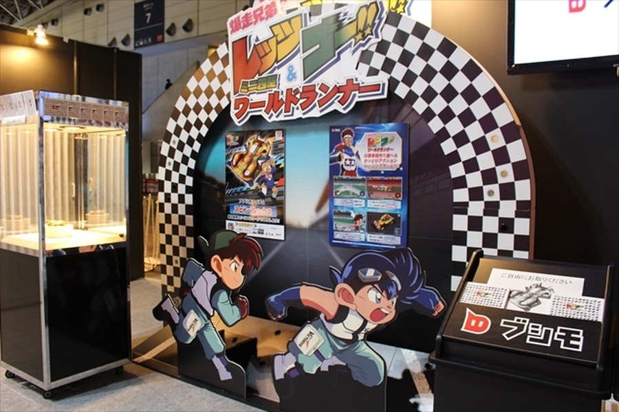 「スクフェス」や「ヴァンガード」が並ぶ　東京ゲームショウ2015ブシロードブースが熱い