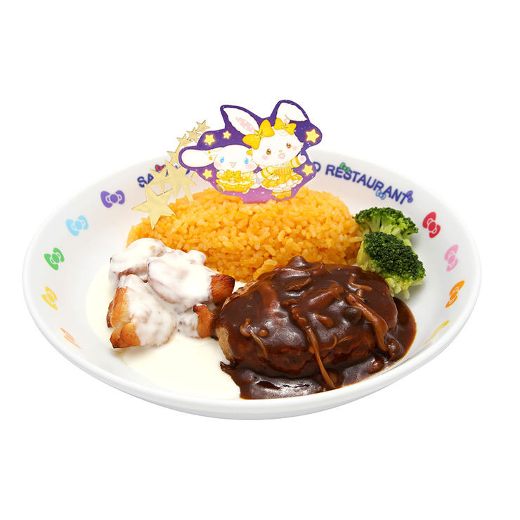 ウィンターコンボプレート～ハンバーグ＆チキンのホワイトソースがけ～（C）2024 SANRIO CO., LTD. TOKYO, JAPAN 著作 株式会社サンリオ