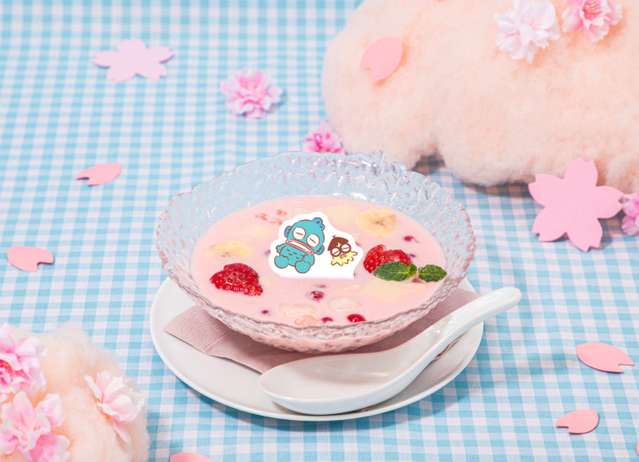 「HANGYODON CAFE ～40th Anniversary～」ハンギョドン、春の湯めぐりきぶん（C）2025 SANRIO CO., LTD. APPROVAL NO. L656171