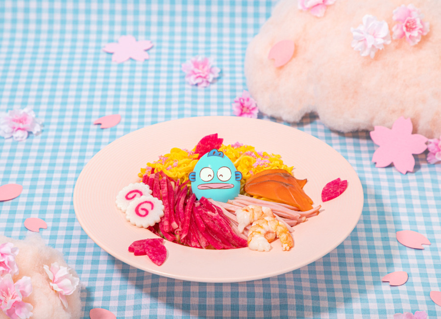 「HANGYODON CAFE ～40th Anniversary～」ハンギョドンのさくらまんてん冷やし中華（C）2025 SANRIO CO., LTD. APPROVAL NO. L656171