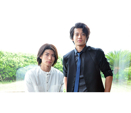 キャプテンハーロック」 小栗旬と三浦春馬が語る 俳優としての“強さ” 1