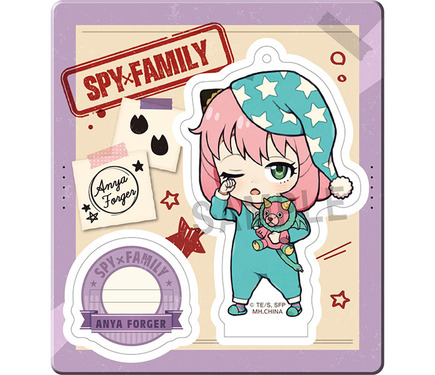 SPY×FAMILY」缶バッジ＆アクスタ登場！ “フッ”とした表情やお出かけ姿
