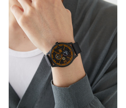 勝利の女神：NIKKE」ラピ、アニス、アリス、紅蓮がモチーフの腕時計  