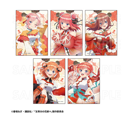 五等分の花嫁」三玖、四葉たちが“金魚絢爛”で華やかなドレス姿に