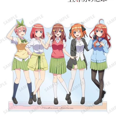 「五等分の花嫁∽」一花が四葉になってキメポーズ!? 五つ子が“衣装交換”した描き下ろしグッズ登場 画像