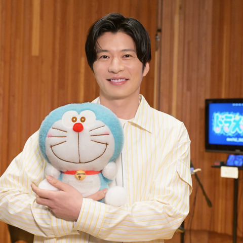 田中圭が「ドラえもん」にゲスト出演！ “限りなく本人”に近い俳優・田中エイ役でトップアイドルと熱愛!? 画像