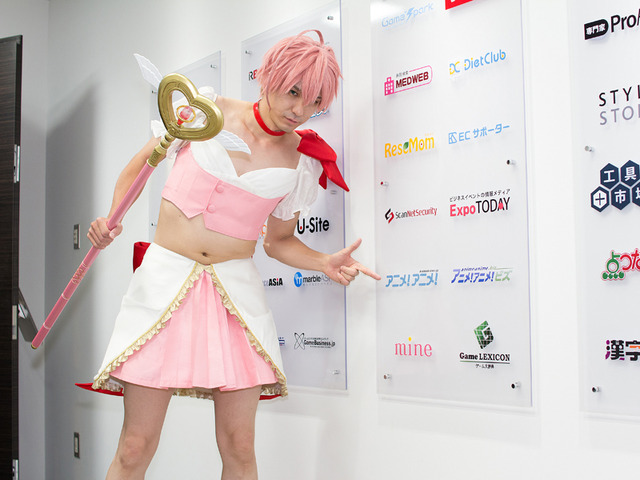 「魔法少女 俺」×「オルクスオンライン」コラボ記念、リアル（？）卯野さきちゃんが編集部にやってきた！