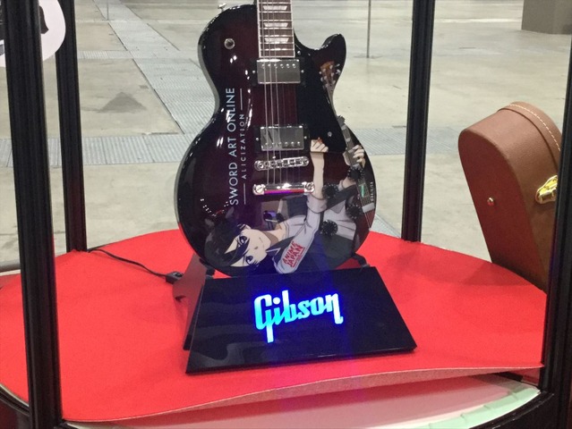 Sao キリトモデルの限定ギターがチャリティーオークションに 実物展示 Aj19 アニメ アニメ