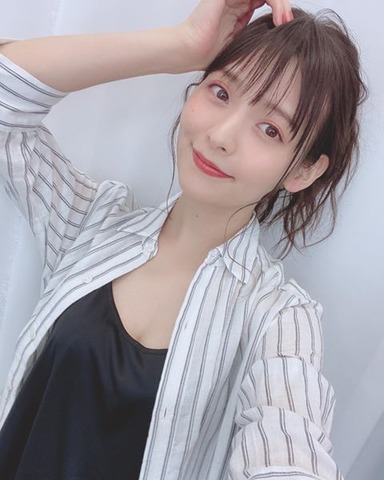 フォロワー30万人目前！声優・上坂すみれ、インスタライブの告知ショットに「綺麗なお姉さん感がすごい」と絶賛の声