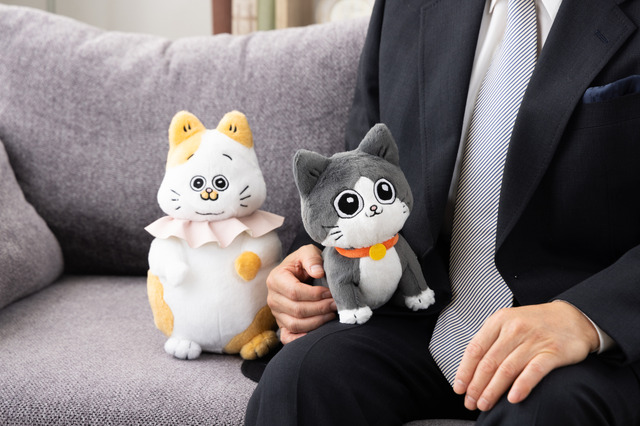 「ねこに転生したおじさん プンちゃんとてぷちゃん 等身大ぬいぐるみセット（オリジナルポストカード付）」7,150円（税込／送料込）（C）やじま