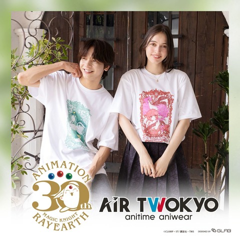 左（男性モデル）：デコラティブTシャツ 5（イーグル＆ジェオ＆ザズ）、右（女性モデル）：デコラティブTシャツ 1（獅堂光＆ノヴァ）