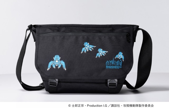 『攻殻機動隊S.A.C.』×Manhattan Portage「NY Messenger Bag JR Flap Zipper Pocket」（C）士郎正宗・Production I.G／講談社・攻殻機動隊製作委員会