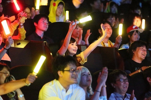 「劇場版ポケモン」中川翔子が発声可能上映を満喫、感極まって「目からハイドロポンプが」