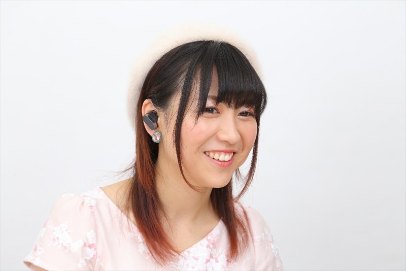 「冴えない彼女の育てかた」加藤恵×声優・安野希世乃、最新ガジェットでコミュニケーション