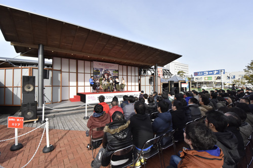 「ガルパン」歴女チームが高知を初訪問 坂本龍馬 書簡貸出セレモニーに1500人のファン集結