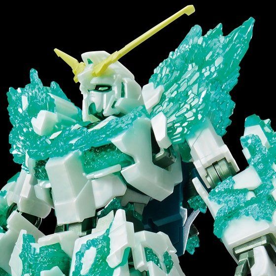 「HG 1/144 ガンダムベース限定 ユニコーンガンダム（光の結晶体）」3,240円（税込）(C)創通・サンライズ