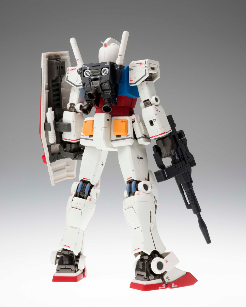 ガンダム カトキハジメが彩色 マーキングを一新 40周年記念 Rx 78 02 ガンダム フィギュア登場 3枚目の写真 画像 アニメ アニメ