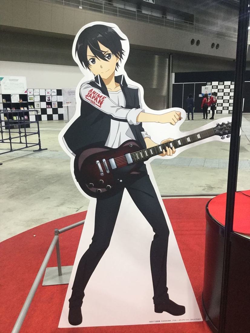 Sao キリトモデルの限定ギターがチャリティーオークションに 実物展示 Aj19 5枚目の写真 画像 アニメ アニメ