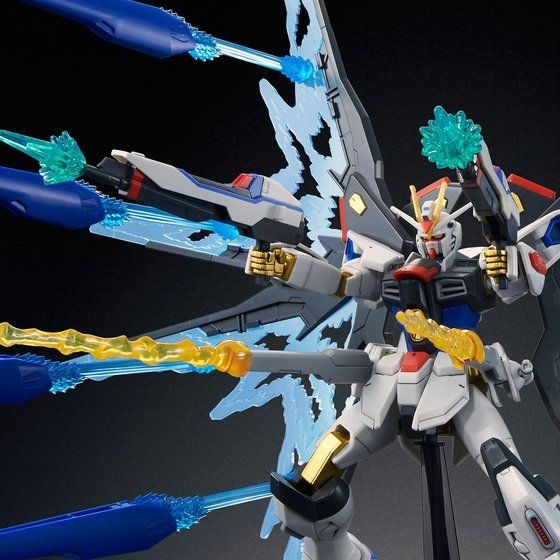 「HGCE 1/144 ストライクフリーダムガンダム 光の翼DXエディション」4,104円（税込）（C）創通・サンライズ