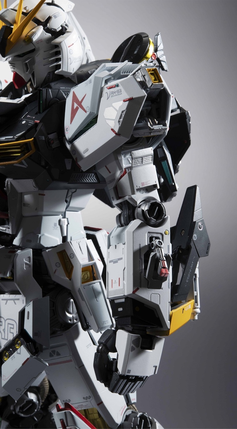 「METAL STRUCTURE 解体匠機 RX-93 νガンダム」93,000円（税抜）（C）創通・サンライズ