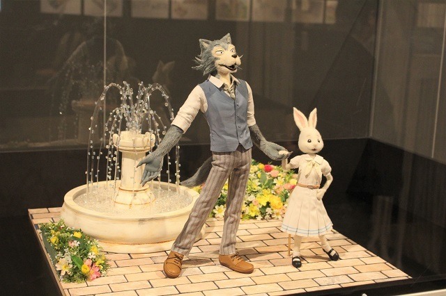 アニメ版の魅力に迫る Beastars 展の見どころは Opのコマ撮りアニメで使われたレゴシ ハル人形も 内覧レポ 17枚目の写真 画像 アニメ アニメ