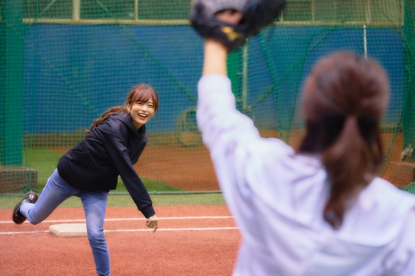 西田望見＆立花理香ペアが野球対決！ 対戦相手に“あの伝説的選手”が出現？【「八月のシンデレラナイン」BD発売記念】