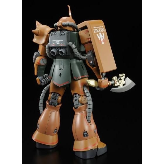 「MG 1/100 MS-06FS ガルマ・ザビ専用ザクII」4,180円（税込）（C）創通・サンライズ