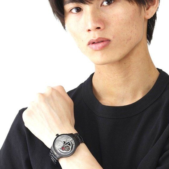 「仮面ライダー1号　レリーフオープンハート腕時計」41,800円（税込）（C）石森プロ・東映