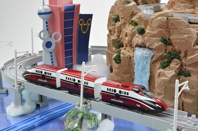「Disney Dream Railway」（c）Disney